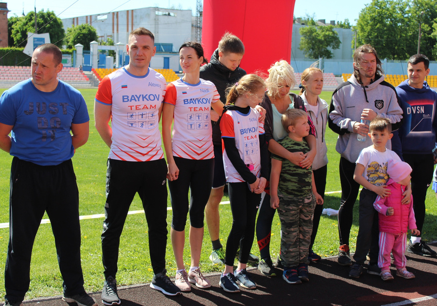 Спортивный дружина. Спортивная дружина. Спортивная дружина вперед. Спортивная дружина ВК. Бегуны города Радужный Владимирской области группа.