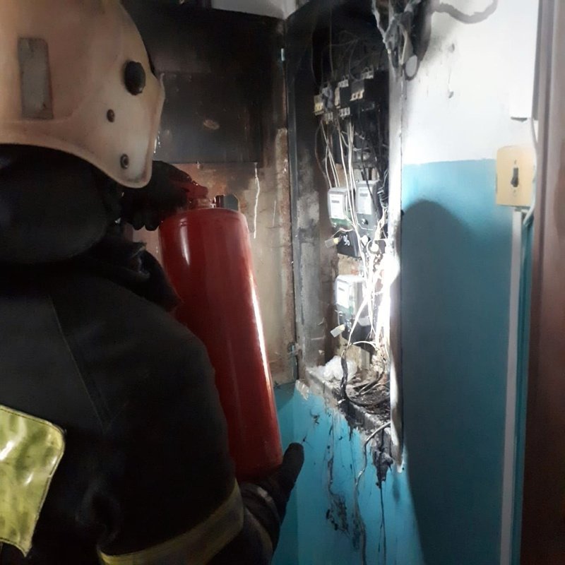 В многоквартирном доме города Карабаново загорелся электросчетчик в ...