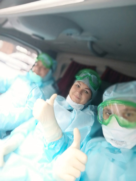 беременная в машине скорой. фельдшер и ребенок. фельдшер принимает роды. попов фельдшер ростов на дону. фельдшера скорой помощи ишим.