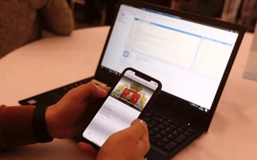 Какой сотовый оператор лучше. Мегафон логотип. Мобильные операторы. Сотовый оператор интернет мобильный. Мобильная сеть.