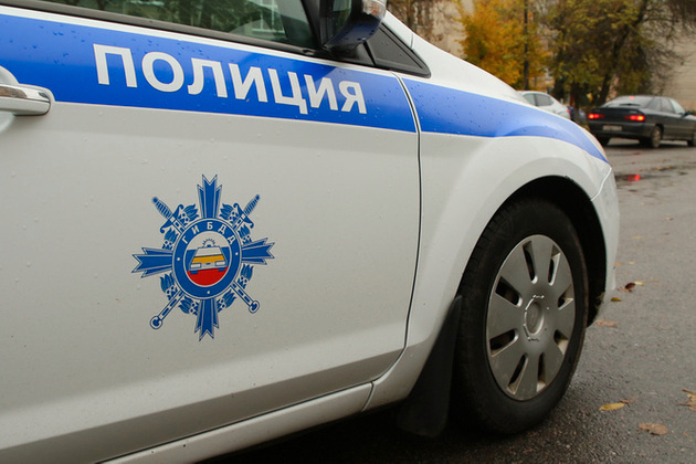 Автомобиль ДПС с проблесковыми маячками