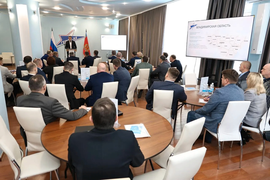 Участники проекта «Герои 33» на встрече с губернатором