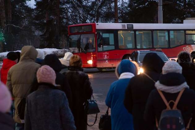 чайковский автобусы по городу. расписание 15 автобуса чайковский. график движения автобусов. расписание движения автобусов с автовокзала. транспорт города чайковский.