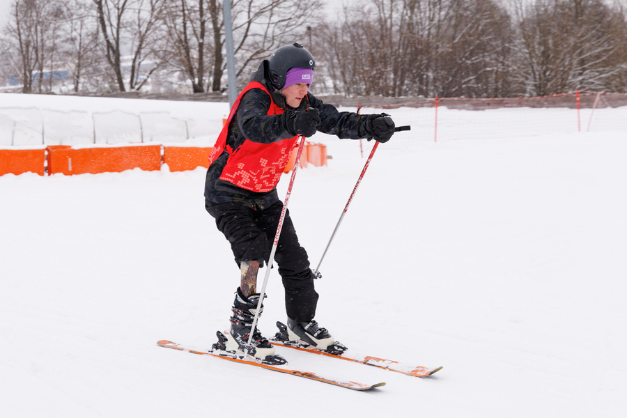 Участники соревнований по кибатлетике на снегу в Гороховце