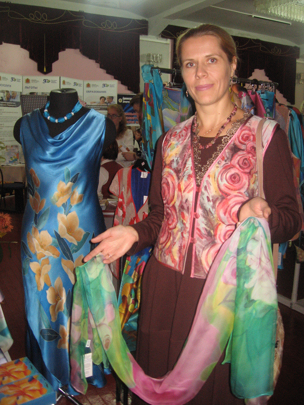 Платки из натурального шелка. Сайт шелковая. Магазин шелк москва. Мир шелка интернет магазин. Платье из шелка.