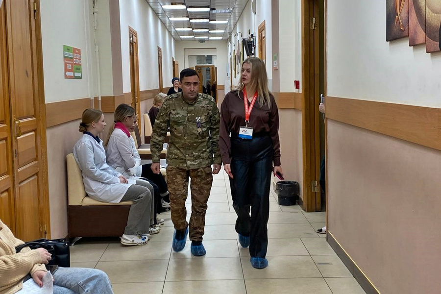 Ветеран СВО на приёме у врача во время диспансеризации