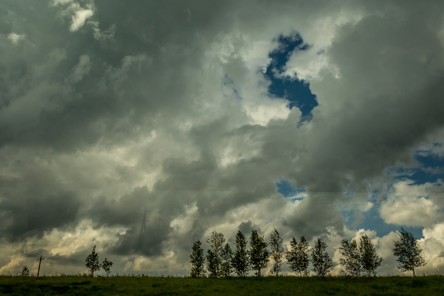 Погода во владимирской области на 14. Гроза Владимирская область. Картина надвигается дождь с дымкой завесы. Будет дождь с грозой Омске в мае 2023г.